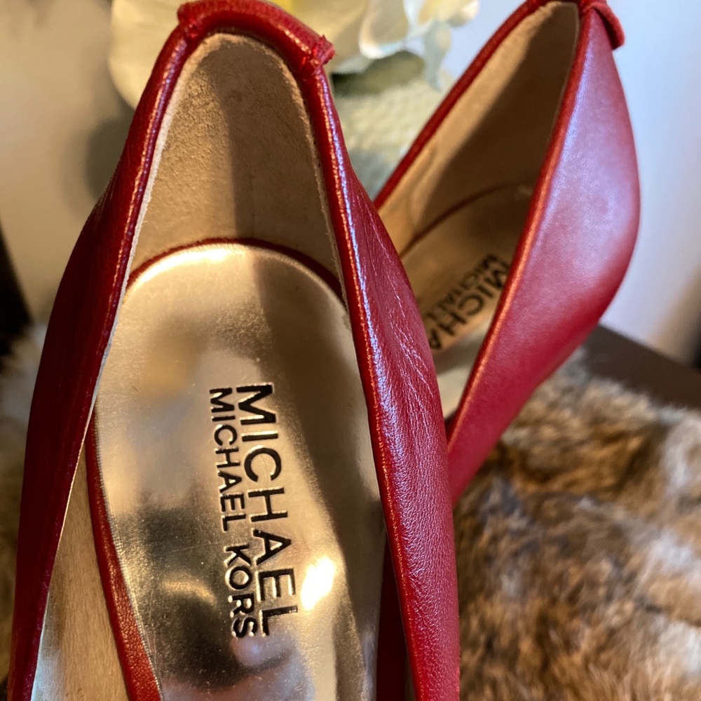 NWOT Michael Kors leather pump - Picture 4 of 6